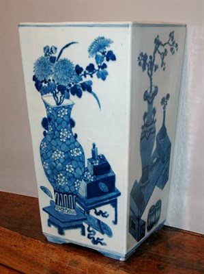 Lot 641 - Blue and White Jardiniere With 'Antiques' design.