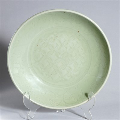 Lot 1153 - Chinese Longquan Celadon Dish Ming Dynasty The...