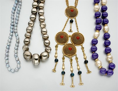 Lot 29 - Lot of Assorted Beads