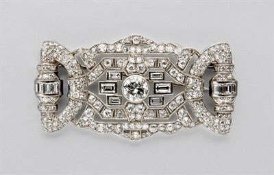 Lot 3268 - Diamond Brooch