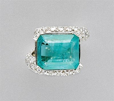 Lot 3245 - Emerald and Diamond Crossover Ring