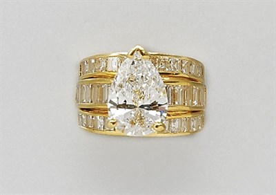 Lot 3137 - Gold and Diamond Ring