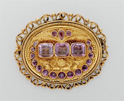 Lot 3127 - Antique Gold and Amethyst Brooch