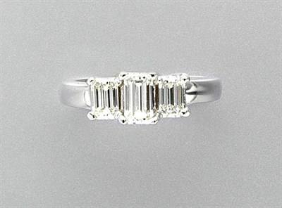 Lot 3362 - Diamond Ring