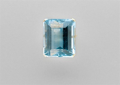 Lot 3119 - Aquamarine Ring