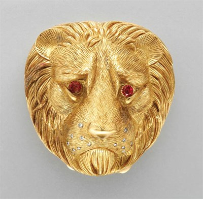 Lot 3135 - Gold, Diamond and Ruby Lion's Head Compact