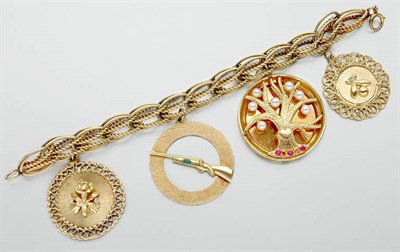 Lot 352 - Gold Charm Bracelet