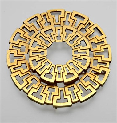 Lot 369 - Gold Pendant Brooch