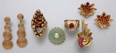 Lot 564 - Group of Gold Jewelry