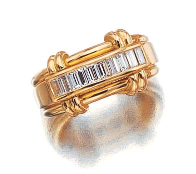 Lot 3427 - Gold and Diamond Ring