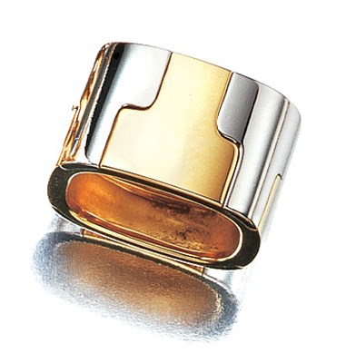 Lot 3465 - Two-Color Gold Band Ring