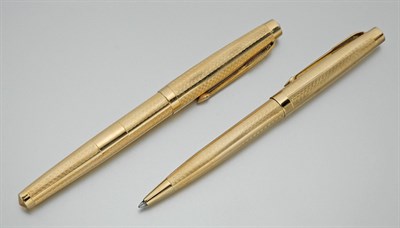 Lot 3037 - Gold Fountain Pen and Pen