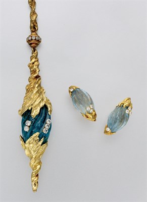 Lot 3247 - Gold, Fluted Aquamarine, Diamond and Lapis Pendant Necklace and Pair of Earrings
