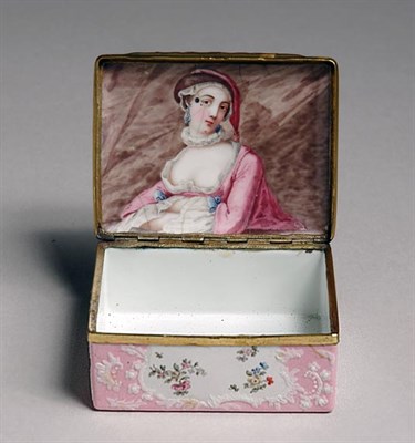 Lot 2217 - Staffordshire Enamel Snuff Box Late 18th...