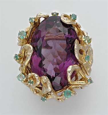 Lot 798 - Gold, Amethyst and Emerald Ring