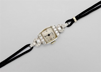 Lot 300 - Diamond Wristwatch
