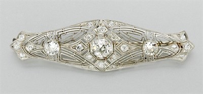 Lot 3016 - Diamond Brooch