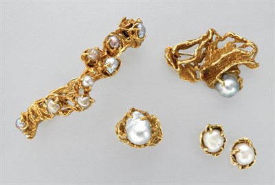 Lot 3013 - Group of Gold and Baroque Cultured Pearl Jewelry