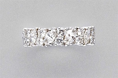 Lot 3224 - Diamond Band Ring