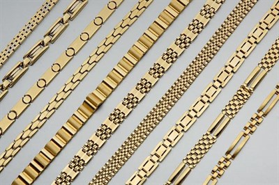 Lot 462 - Ten Gold Bracelets