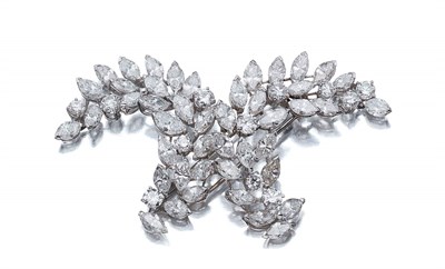Lot 3626 - Diamond Clip Brooch
