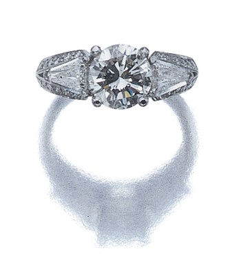 Lot 3606 - Diamond Ring