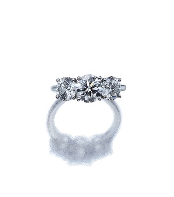 Lot 3608 - Three Stone Diamond Ring