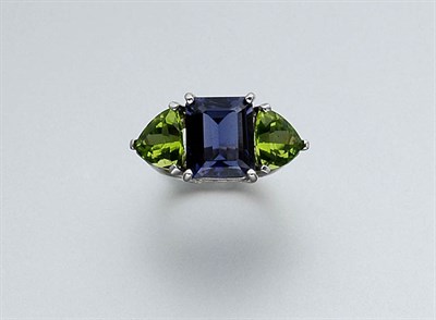 Lot 933 - Iolite and Peridot Ring