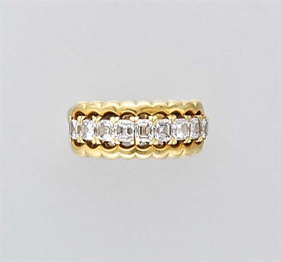 Lot 3214 - Gold and Diamond Ring