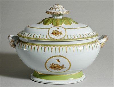Lot 4686 - Mottahedeh Porcelain Soup Tureen