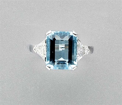 Lot 3333 - Aquamarine and Diamond Ring