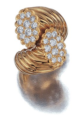 Lot 3517 - Gold and Diamond Crossover Ring