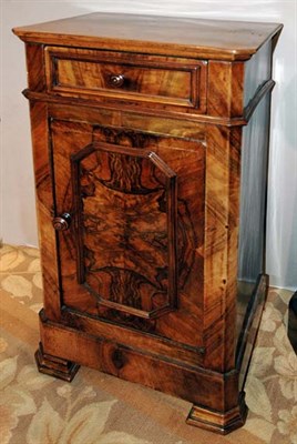 Lot 4156 - Victorian Burl-Wood Pot Cupboard Height 37...