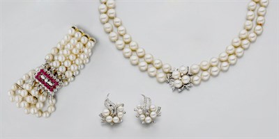 Lot 523 - Group of Cultured Pearl Jewelry