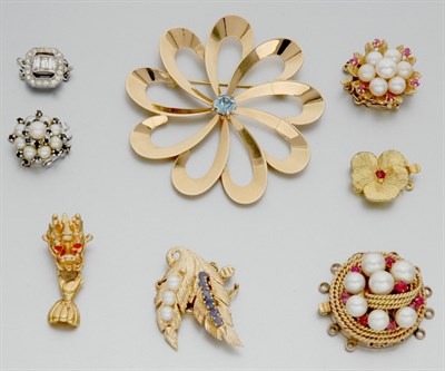 Lot 856 - Group of Jewelry