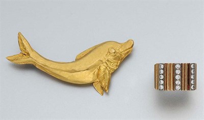 Lot 827 - Hammered Gold Dolphin Brooch and Diamond Band Ring