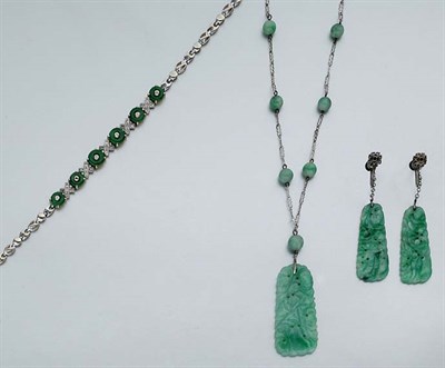 Lot 910 - Group of Jade Jewelry