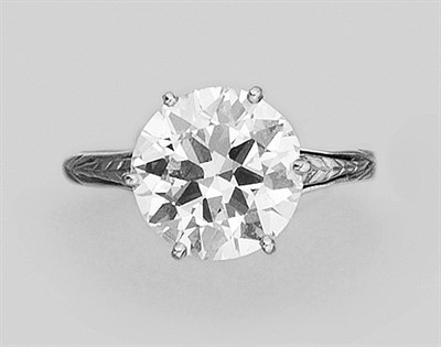 Lot 200 - Diamond Ring