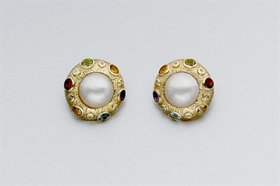 Lot 731 - Pair of Gold, Mabe Pearl and Colored Stone Earclips