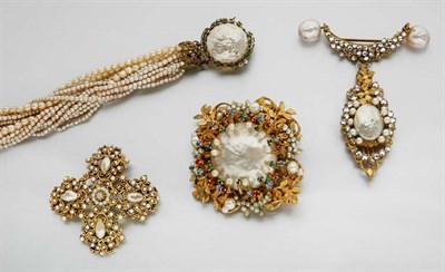 Lot 260 - Group of Costume Jewelry
