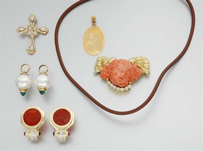 Lot 390 - Group of Gold Jewelry