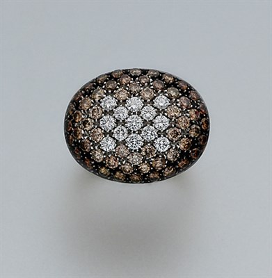 Lot 463 - Diamond and Brown Diamond Ring