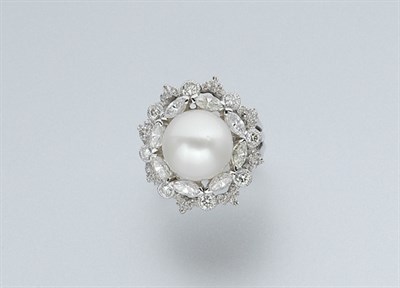 Lot 617 - Cultured Pearl and Diamond Ring