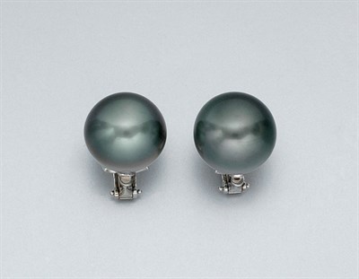 Lot 591 - Pair of Black Cultured Pearl Earclips
