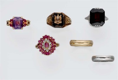 Lot 680 - Six Rings