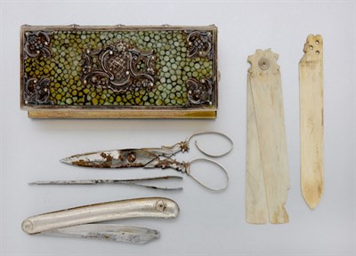 Lot 547 - Necessaire and Scissor
