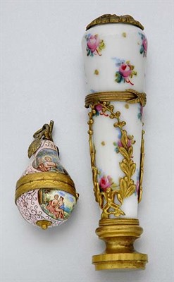 Lot 542 - Two Porcelain Items