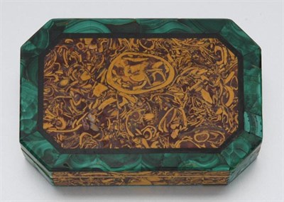 Lot 544 - Snuff Box