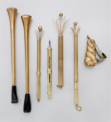 Lot 552 - Eight Assorted Items