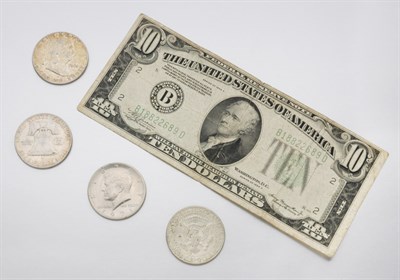 Lot 61 - Group of Assorted U.S. Coins and a U.S. Ten Dollar Bill